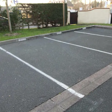 Cadre Exceptionnel: Duplex Classe 4**** Tennis, Piscine, Parking, Linge Inclus, Wifi, Materiel Bebe, Proximite Centre * Deauville